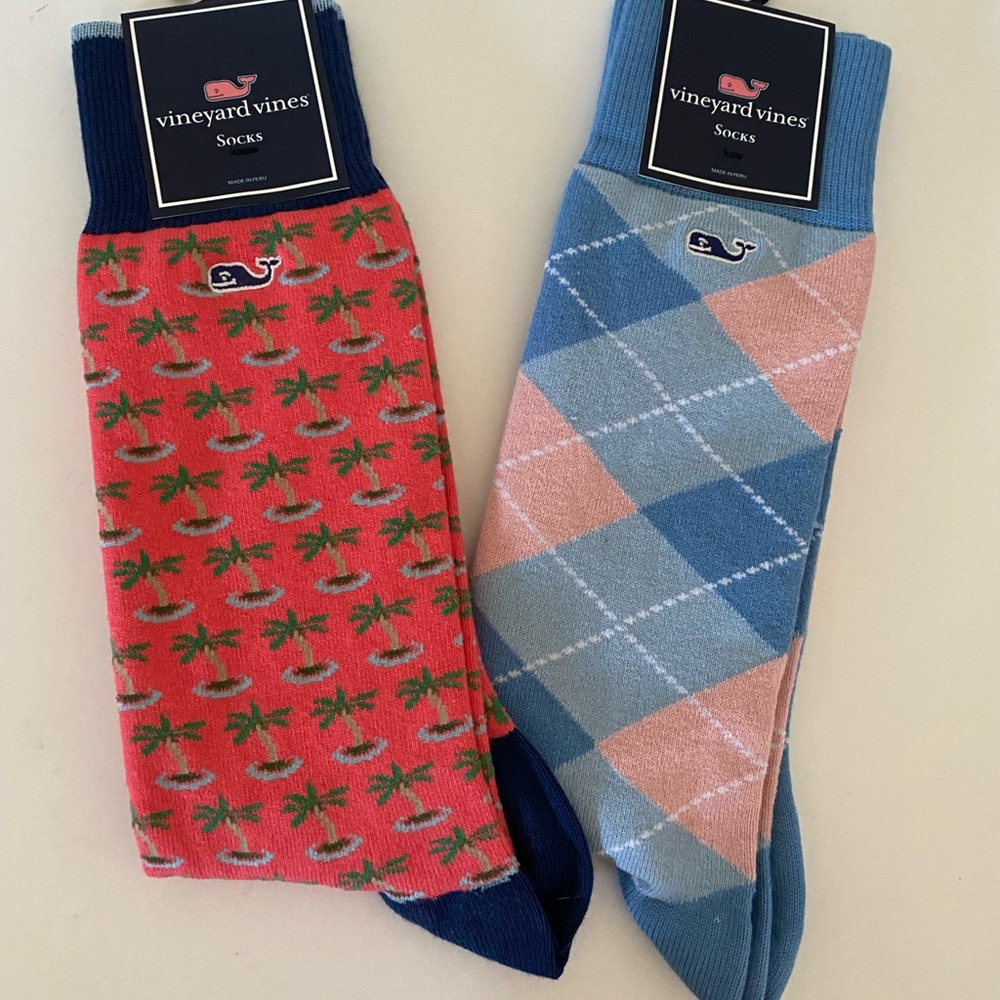 NWT Vineyard Vines men’s socks TWO PAIRS